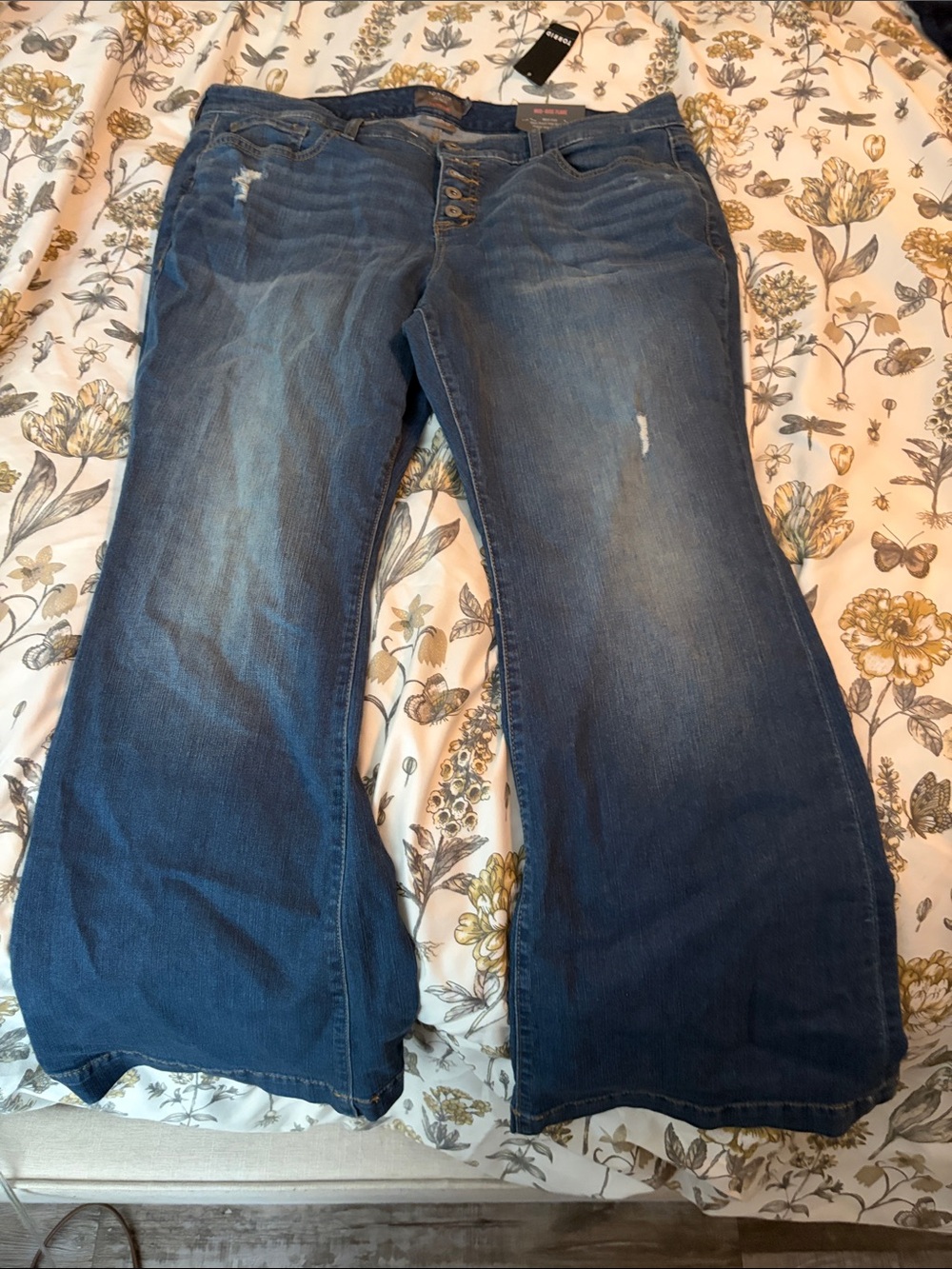 Torrid NWT Women's Dark Blue Button-Fly Jeans